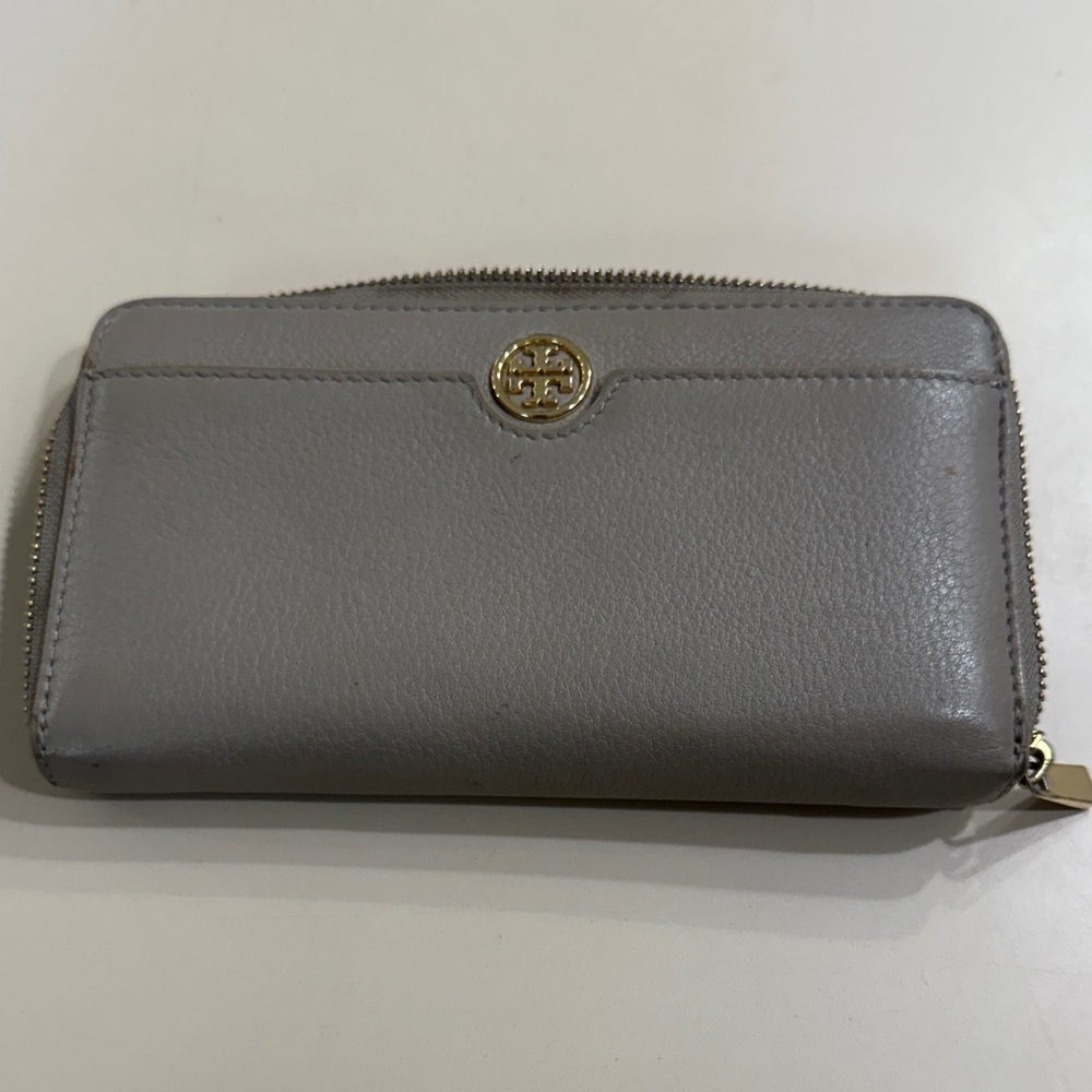 Tory Burch Gray Leather Zip Wallet